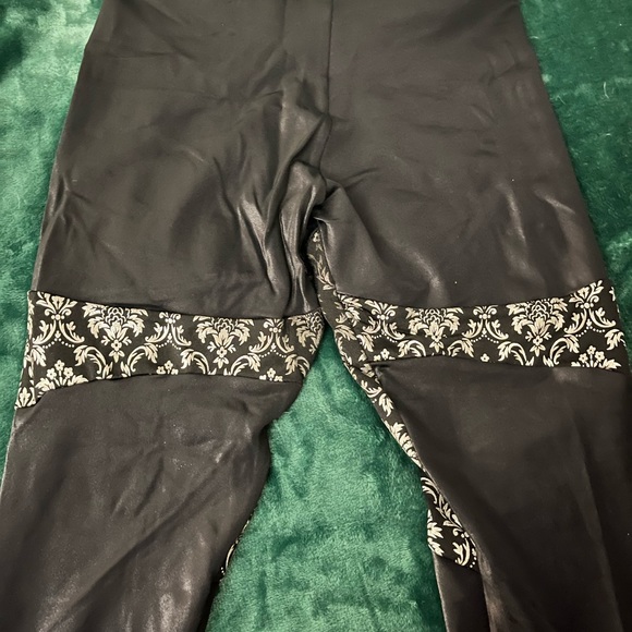 Black Milk Spartan leggings - Picture 4 of 4